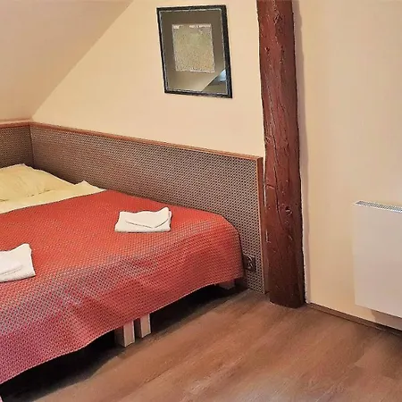 Hotel Bunkr - Modry Dum