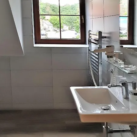 Hotel Bunkr - Modry Dum