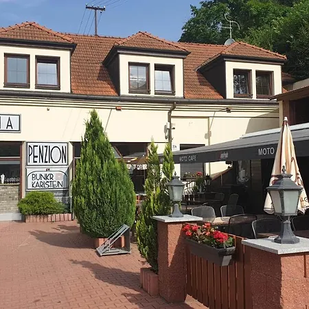 Bunkr - Modry Dum Hotel Karlštejn