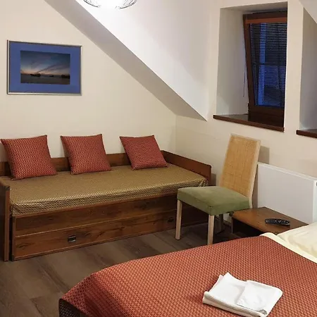 Hotel Bunkr - Modry Dum