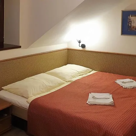 Bunkr - Modry Dum Hotel