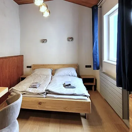 호텔 Bunkr
