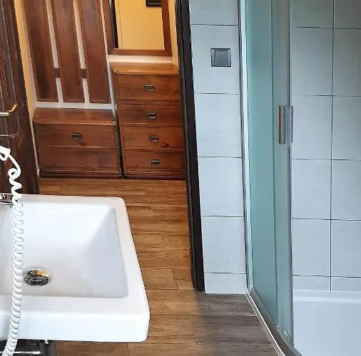 Hotel Bunkr Karlstejn - Modry Dum 4*