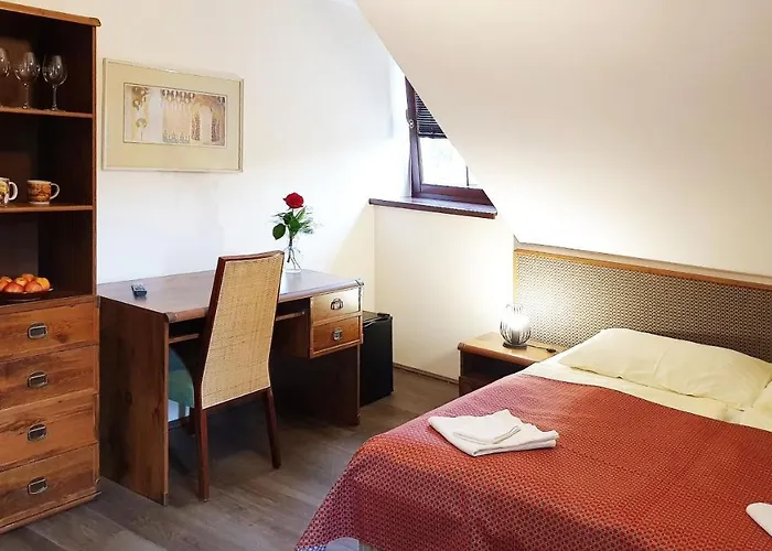 Hotel Bunkr Karlstejn - Modry Dum Karlstejn