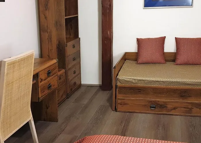 Hotel Bunkr Karlstejn - Modry Dum 4*