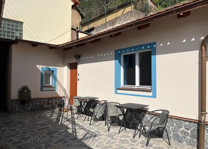 Hotel Bunkr Karlstejn - Modry Dum